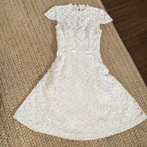 Lace party size small new